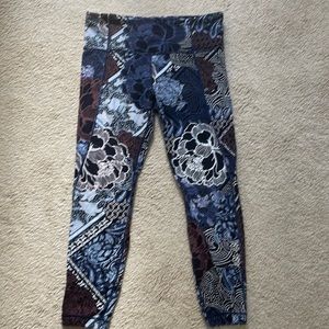 Athleta sz M 7/8 length leggings GUC